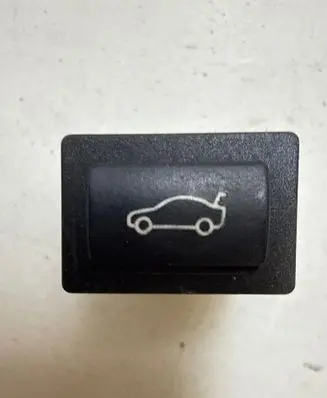 BMW 5 E60 E61 Tailgate opening switch 6921846 39070K