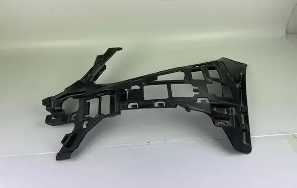 Mercedes-Benz C W205 Front bumper mounting bracket A2058850765