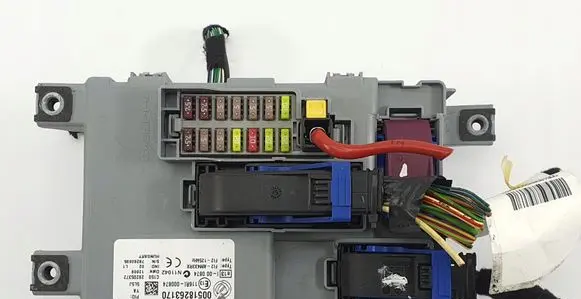 Fiat Grande Punto Fuse module 00518263170