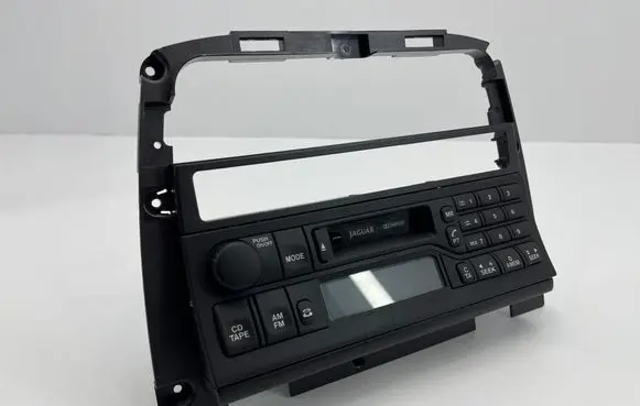 Radio/CD/DVD/GPS head unit