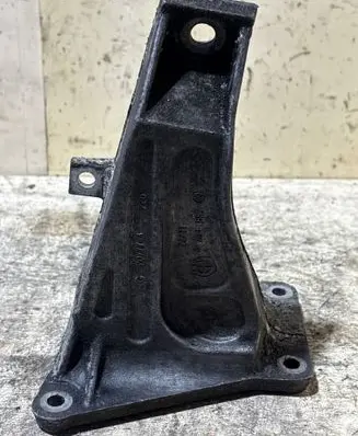 BMW 3 E46 Engine mounting bracket 6754185 22116754185