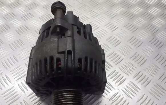 Nissan Note (E11) Generator/alternator 8200386806C