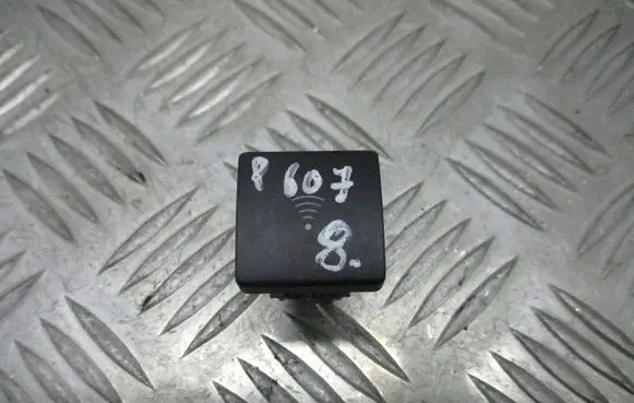 Peugeot 607 Alarm switch 