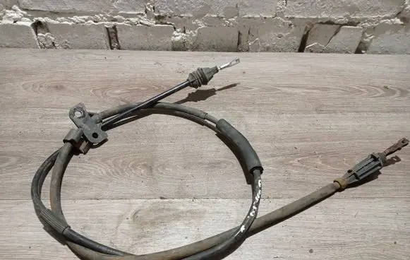 Handbrake/parking brake wiring cable