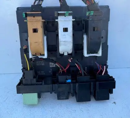 Volkswagen PASSAT Comfort/convenience module 3AA937087D