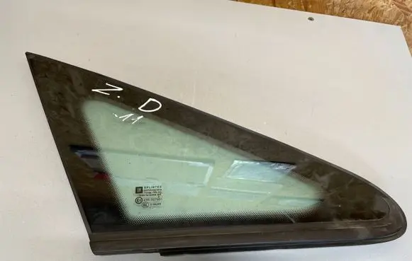 Opel Zafira B Front triangle window/glass 