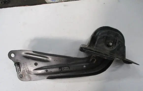 Audi Q3 8U Rear control arm 5Q0505225C