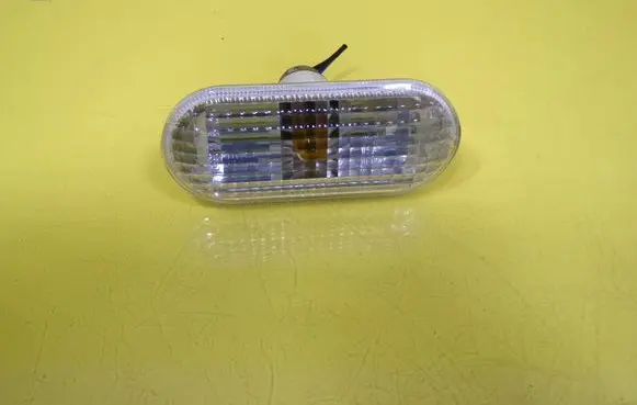 Ford Fiesta Front fender indicator light 4M5A-13K309-AA