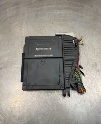 Mercedes-Benz E W210 Comfort/convenience module 2108203826 335626 562607A15A82