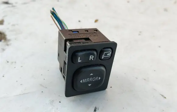 Toyota Auris 150 Wing mirror switch