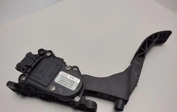 Seat Leon (1M) Accelerator throttle pedal 6Q1721503B 6PV00849501