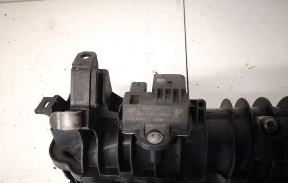BMW 5 F10 F11 Glow plug pre-heat relay 781005604 0522120103