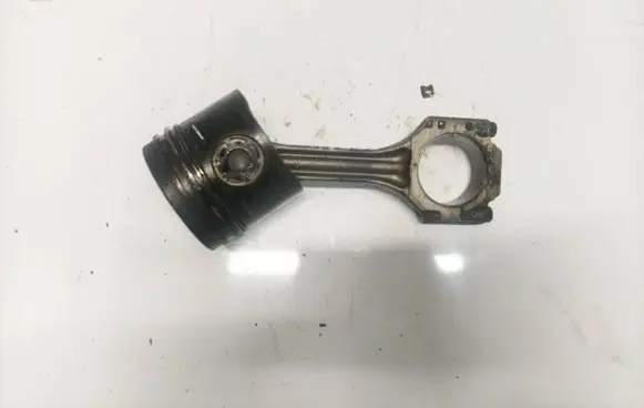 Mercedes-Benz B W245 Piston with connecting rod