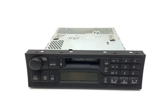 Jaguar XK8 - XKR Radio/CD/DVD/GPS head unit LJD4100AB