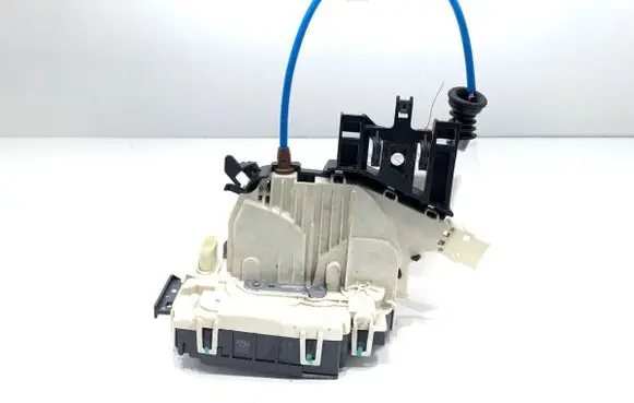 Mercedes-Benz A W176 Front door lock 