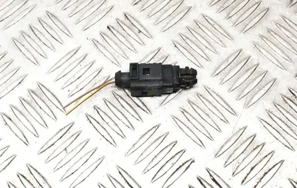 Skoda Octavia Mk1 (1U) Outside/exterior temperature sensor 1J0973702 8Z0820535 AMP969374