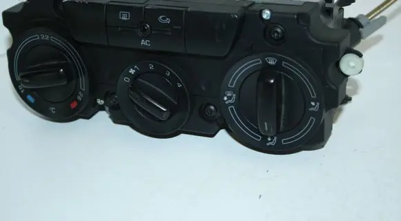 Skoda Octavia Mk2 (1Z) Climate control unit