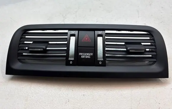 Skoda Fabia Mk2 (5J) Dash center air vent grill 5J0820957