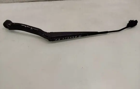 Mitsubishi Grandis Front wiper blade arm