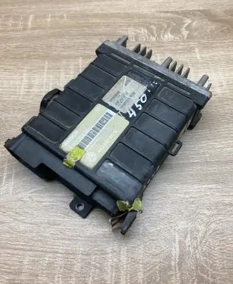 Volkswagen PASSAT B3 Engine control unit/module ECU 443907311B 0261200261