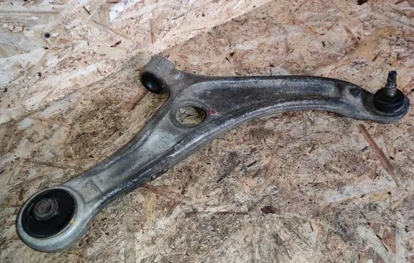 Hyundai i40 Front lower control arm/wishbone A6082M 849106