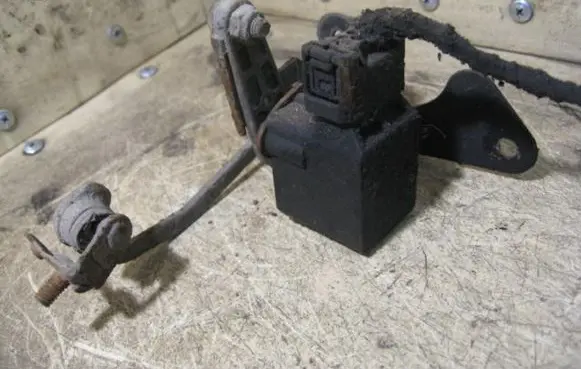 Mercedes-Benz E W210 Yaw turn rate sensor A0105427717