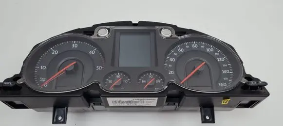 Volkswagen PASSAT B6 Speedometer (instrument cluster) 3C0920971E V0002000