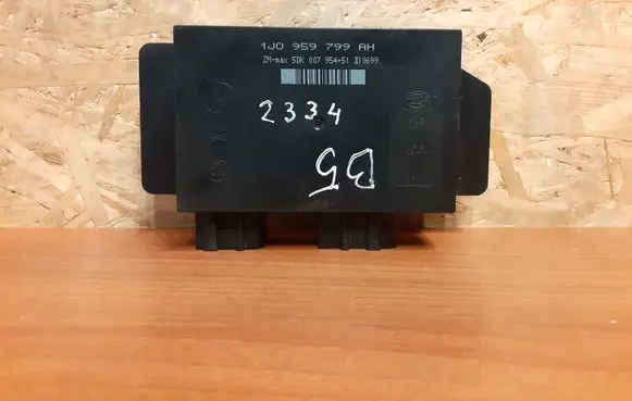 Volkswagen PASSAT B5 Central body control module 1J0959799AH 2334