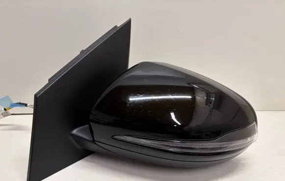 Mercedes-Benz B W247 Front door electric wing mirror 2107130742 0004542176 00168556