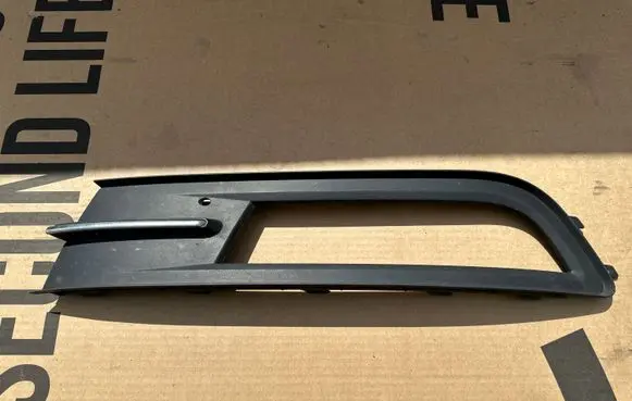Volkswagen PASSAT B8 Front fog light trim/grill 3G0853665A