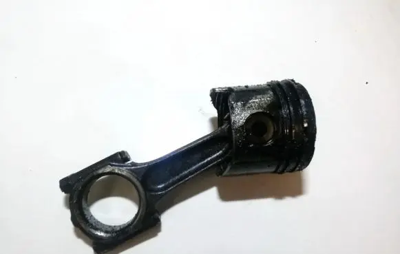 Piston with connecting rod
