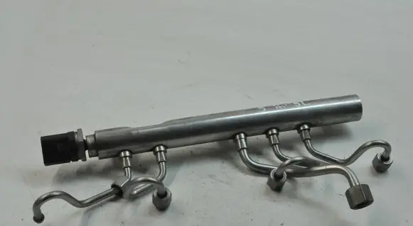 BMW 5 F10 F11 Fuel main line pipe 7642156