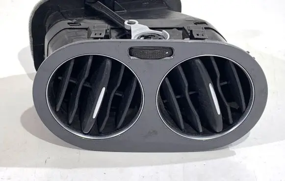 Volkswagen Tiguan Rear air vent grill 5N0819703C