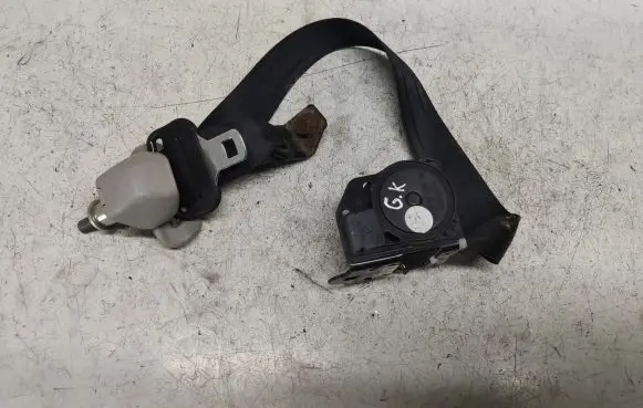 Mazda 5 Rear seatbelt