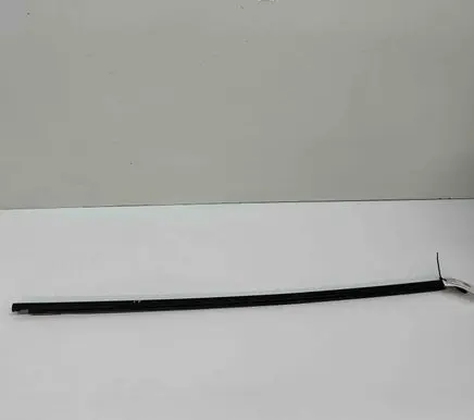 Porsche Cayenne (9Y0 9Y3) Door glass trim 9Y3837476E
