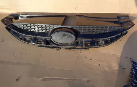 Hyundai ix35 Front bumper upper radiator grill 863512Y000