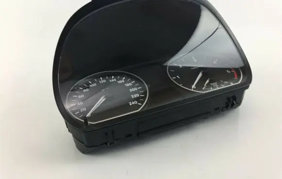 BMW 1 E81 E87 Speedometer (instrument cluster) 9122591 W1650