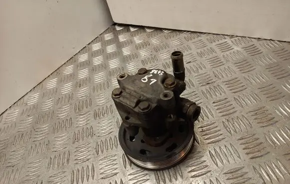 Volkswagen Golf IV Power steering pump 1J0422154A