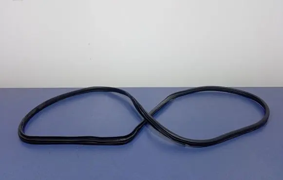 KIA Sorento Front door rubber seal 