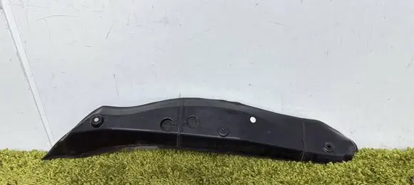 Mercedes-Benz C W205 Fender foam support/seal A2058890100 2058890100