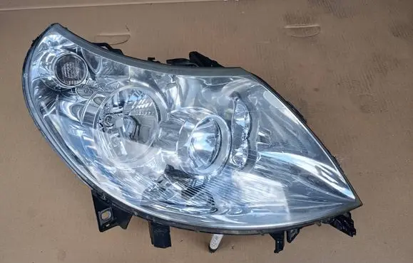 Peugeot Boxer Headlight/headlamp 1369495080