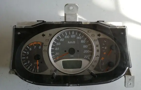 Nissan Almera Tino Speedometer (instrument cluster) BU006