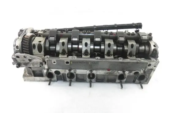 Volkswagen Touareg I Engine head 070103373A R070103373A