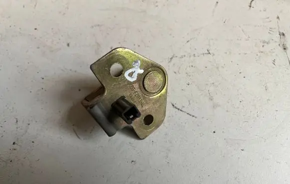 Ford Mondeo Mk III Rear door lock loop/hook striker 96BGF21982AL