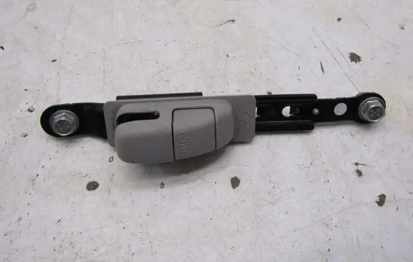 Suzuki Swift III Seat belt trim BHC500097J