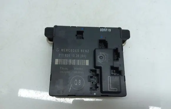 Mercedes-Benz E W211 Door control unit/module 2118201526