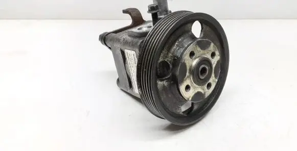 Volvo V70 Power steering pump 6G913A696NB