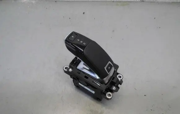 Peugeot 5008 II Gear selector/shifter in gearbox 