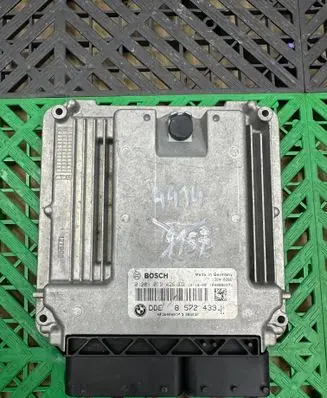 BMW 7 F01 F02 F03 F04 Engine control unit/module 8572439 0281019425