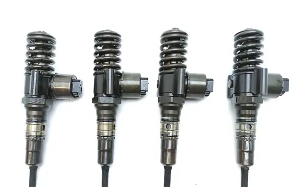 Volkswagen Touran I Fuel injectors set 03G130073B 0414720403 BPT75130DE